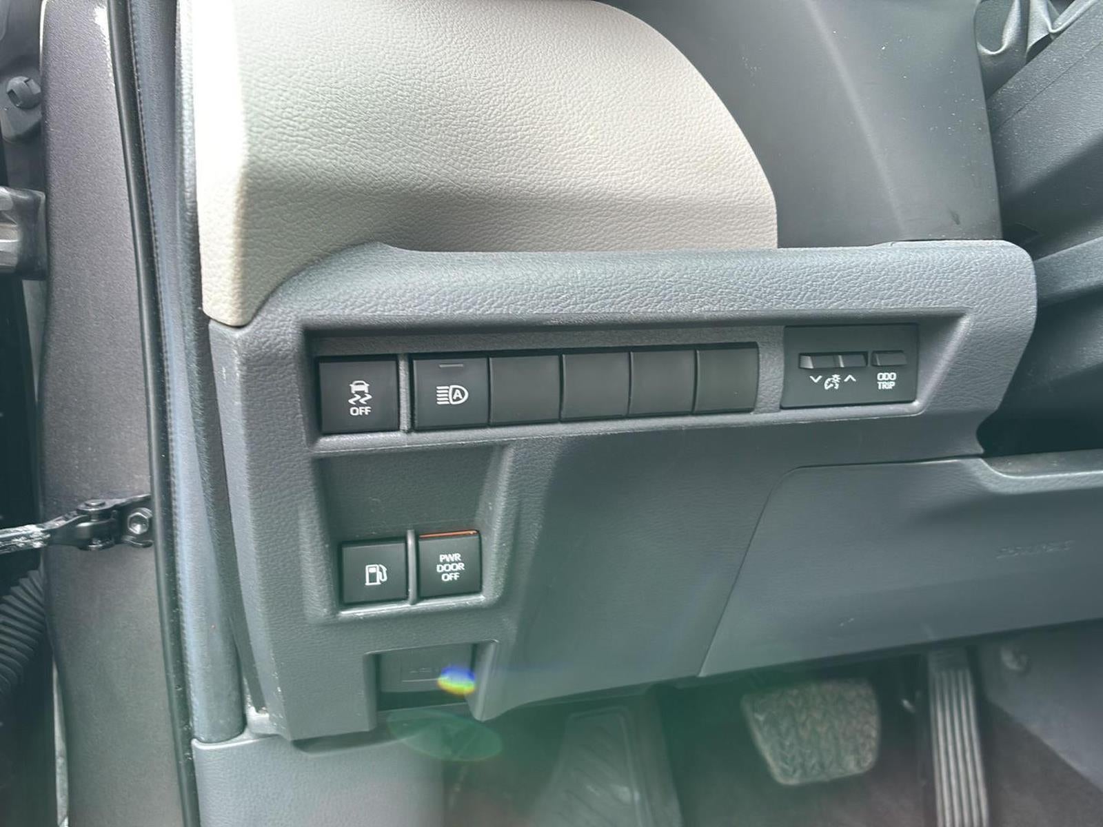 2024 Toyota Sienna LE 8-Passenger