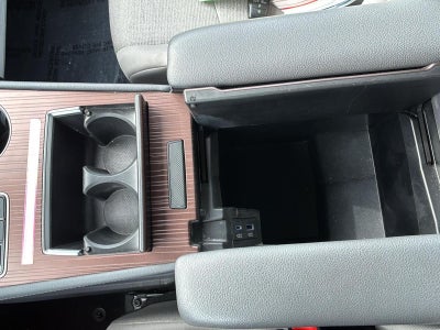 2024 Toyota Sienna LE 8-Passenger