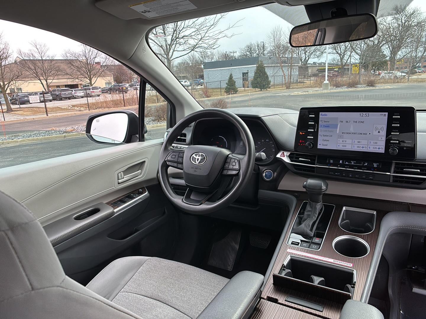 2024 Toyota Sienna LE 8-Passenger