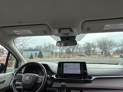 2024 Toyota Sienna LE 8-Passenger