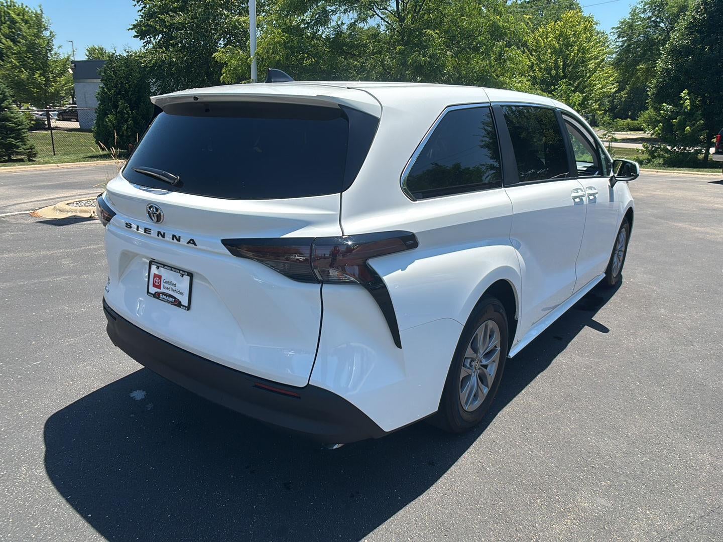 2026 Toyota SIENNA LE
