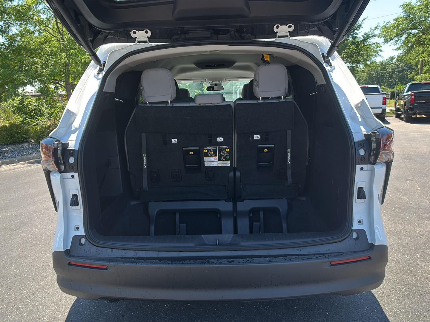2026 Toyota SIENNA LE