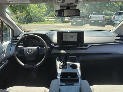 2026 Toyota SIENNA LE
