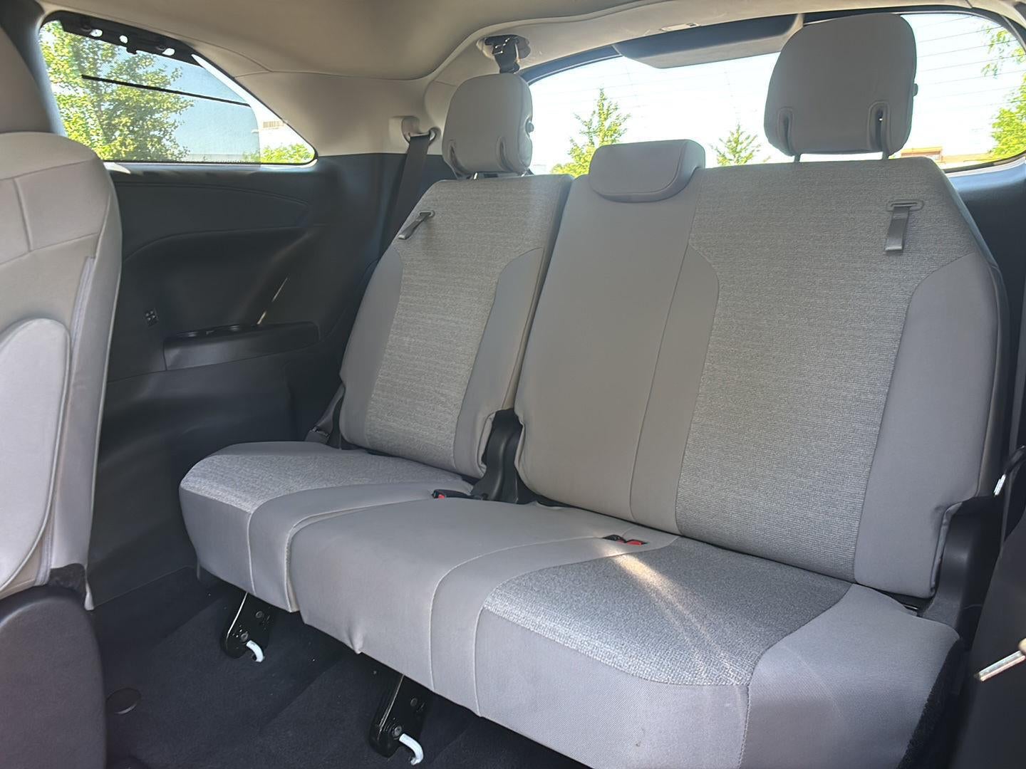 2026 Toyota SIENNA LE