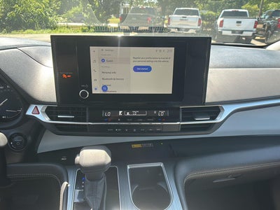 2026 Toyota SIENNA LE