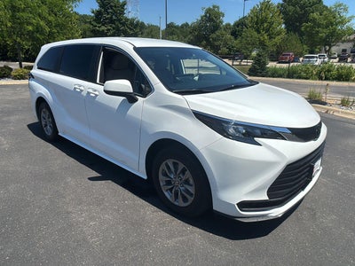 2026 Toyota SIENNA LE