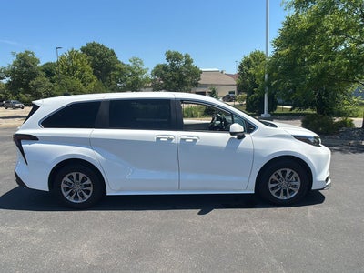 2026 Toyota SIENNA LE