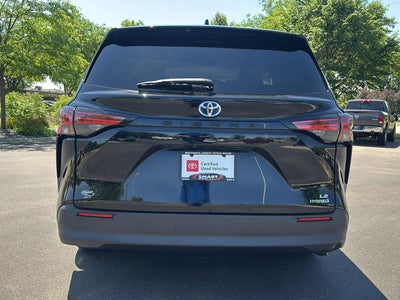 2022 Toyota Sienna LE