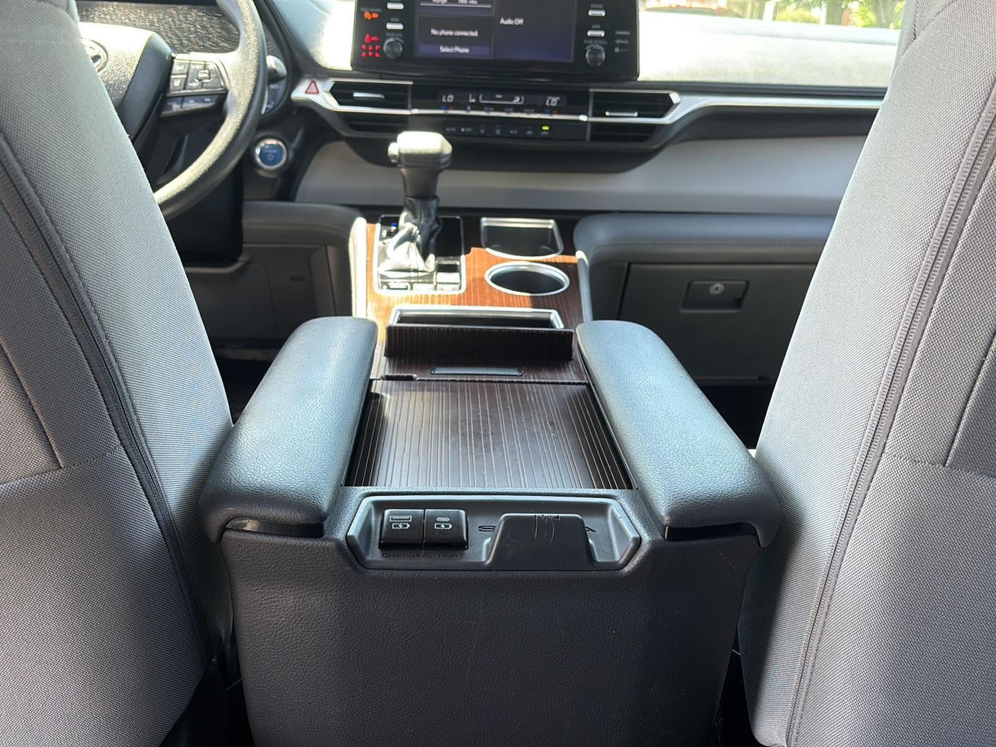 2022 Toyota Sienna LE