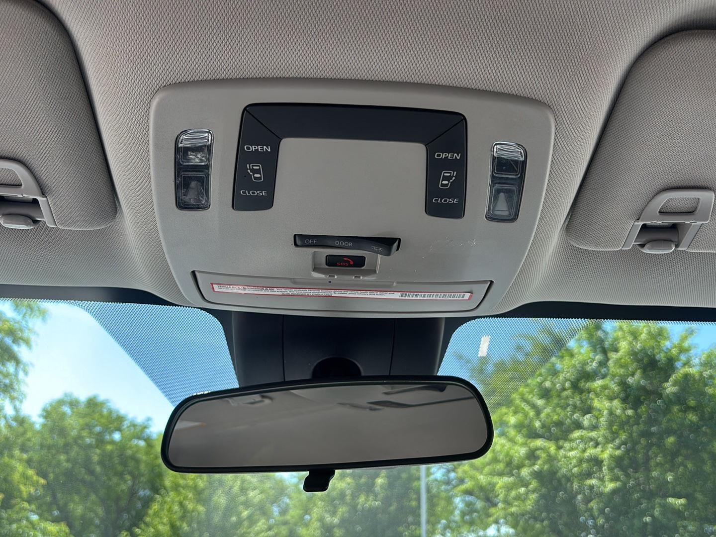 2022 Toyota Sienna LE
