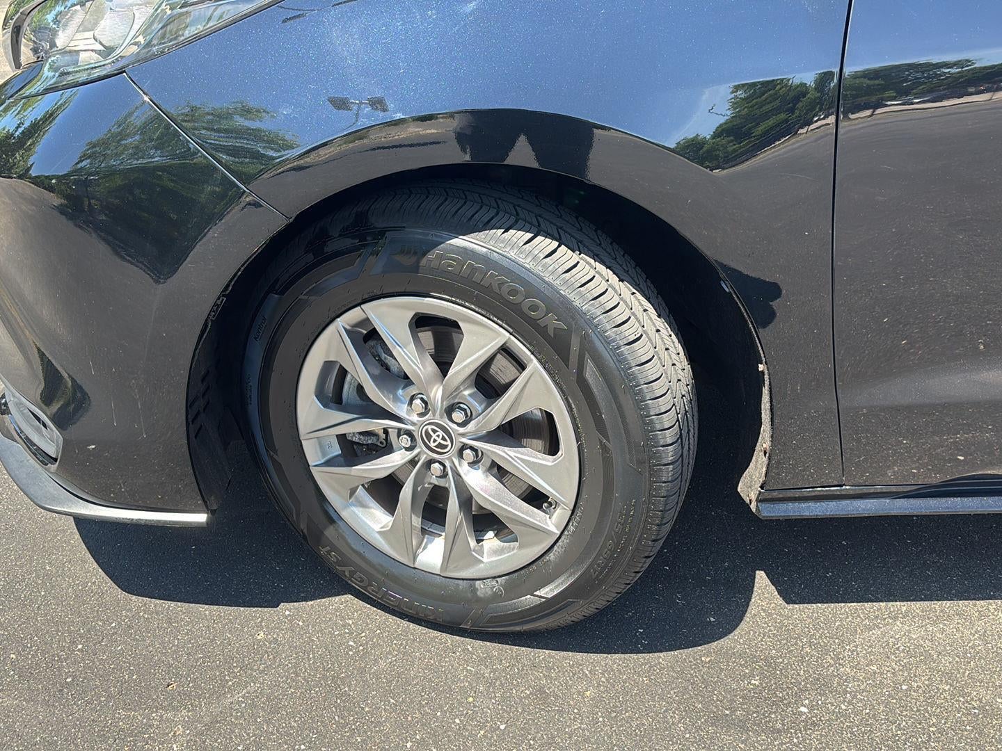2022 Toyota Sienna LE