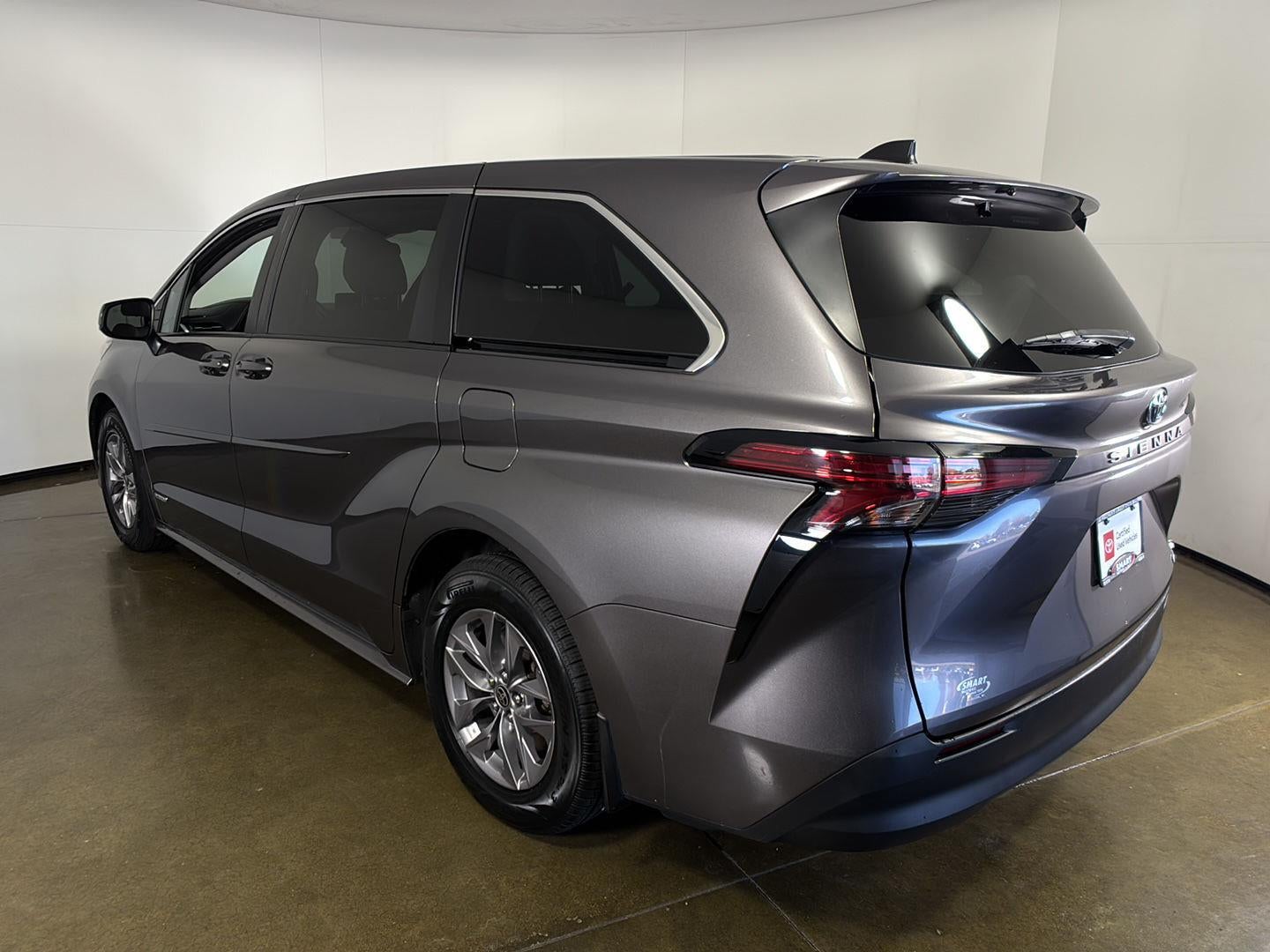2021 Toyota Sienna LE