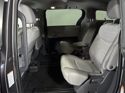2021 Toyota Sienna LE