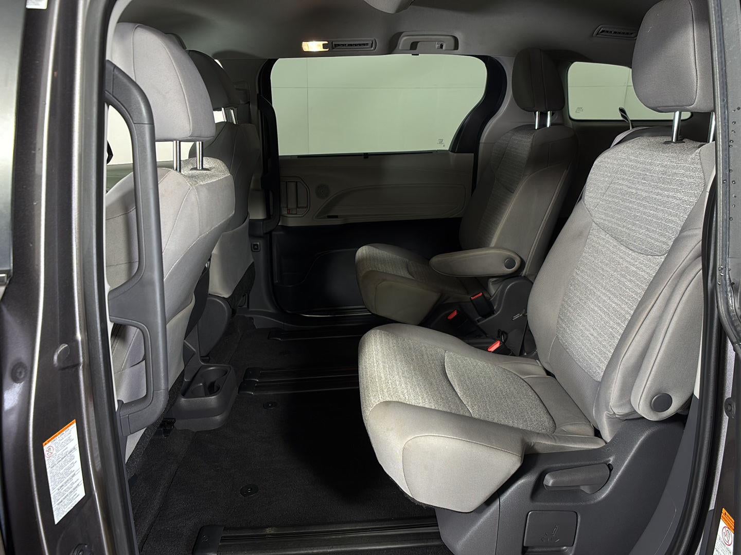 2021 Toyota Sienna LE