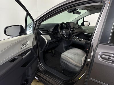 2021 Toyota Sienna LE