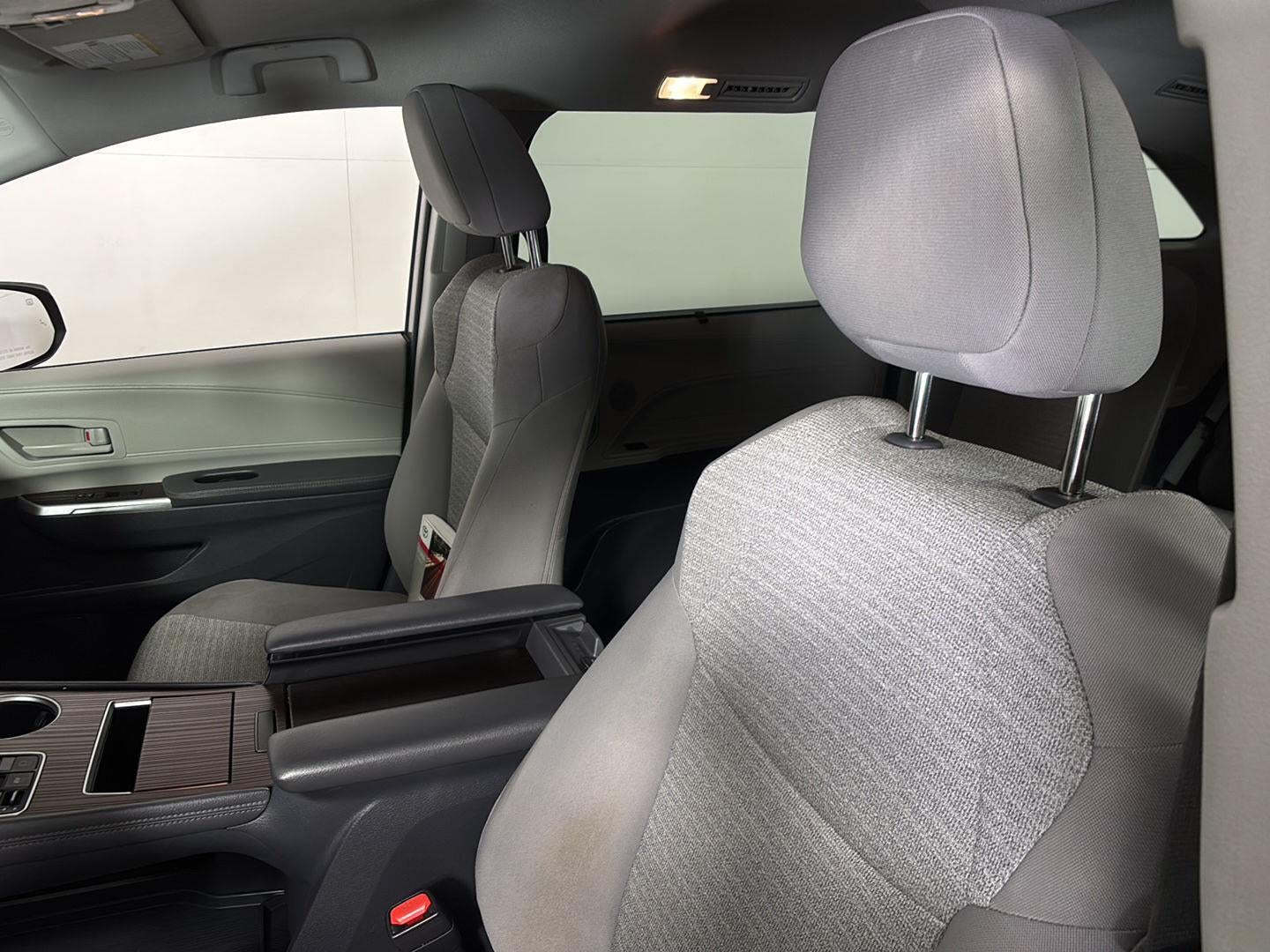2021 Toyota Sienna LE