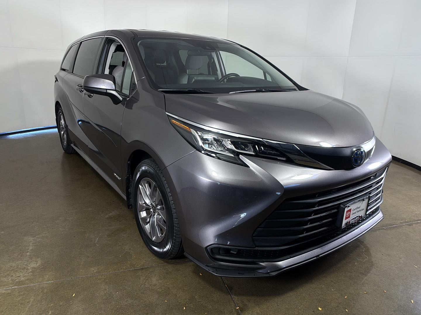 2021 Toyota Sienna LE