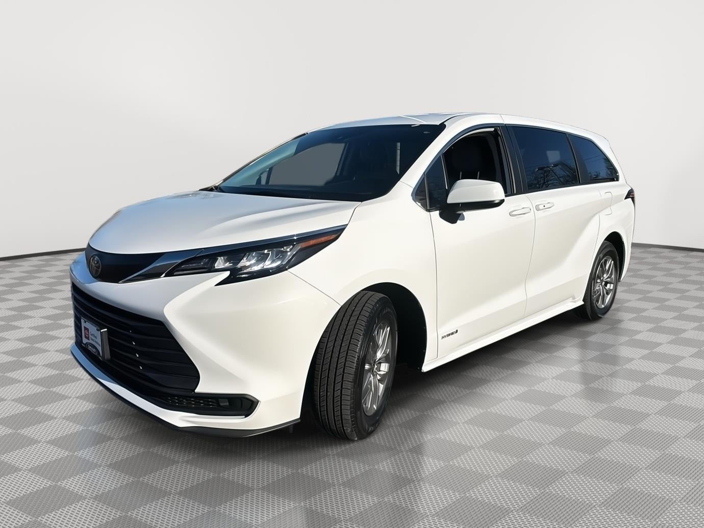 2021 Toyota Sienna LE