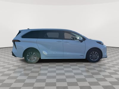 2021 Toyota Sienna LE