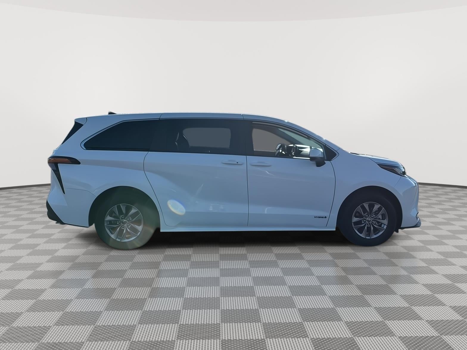 2021 Toyota Sienna LE