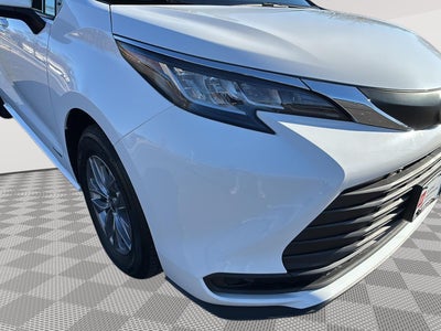 2021 Toyota Sienna LE