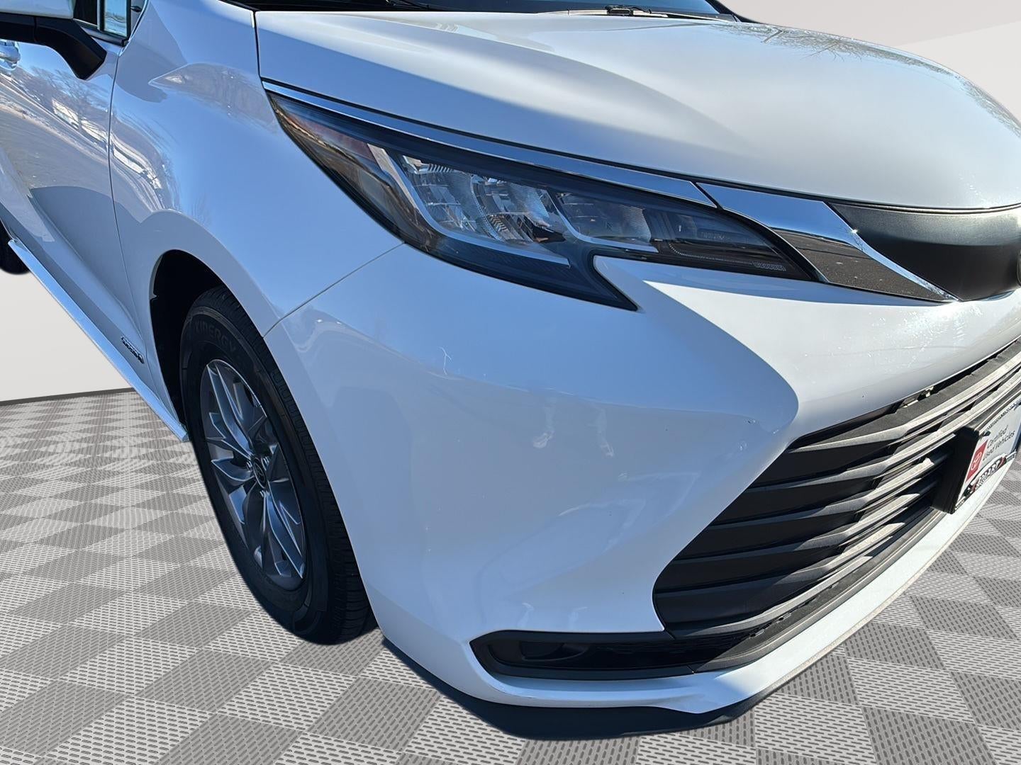 2021 Toyota Sienna LE