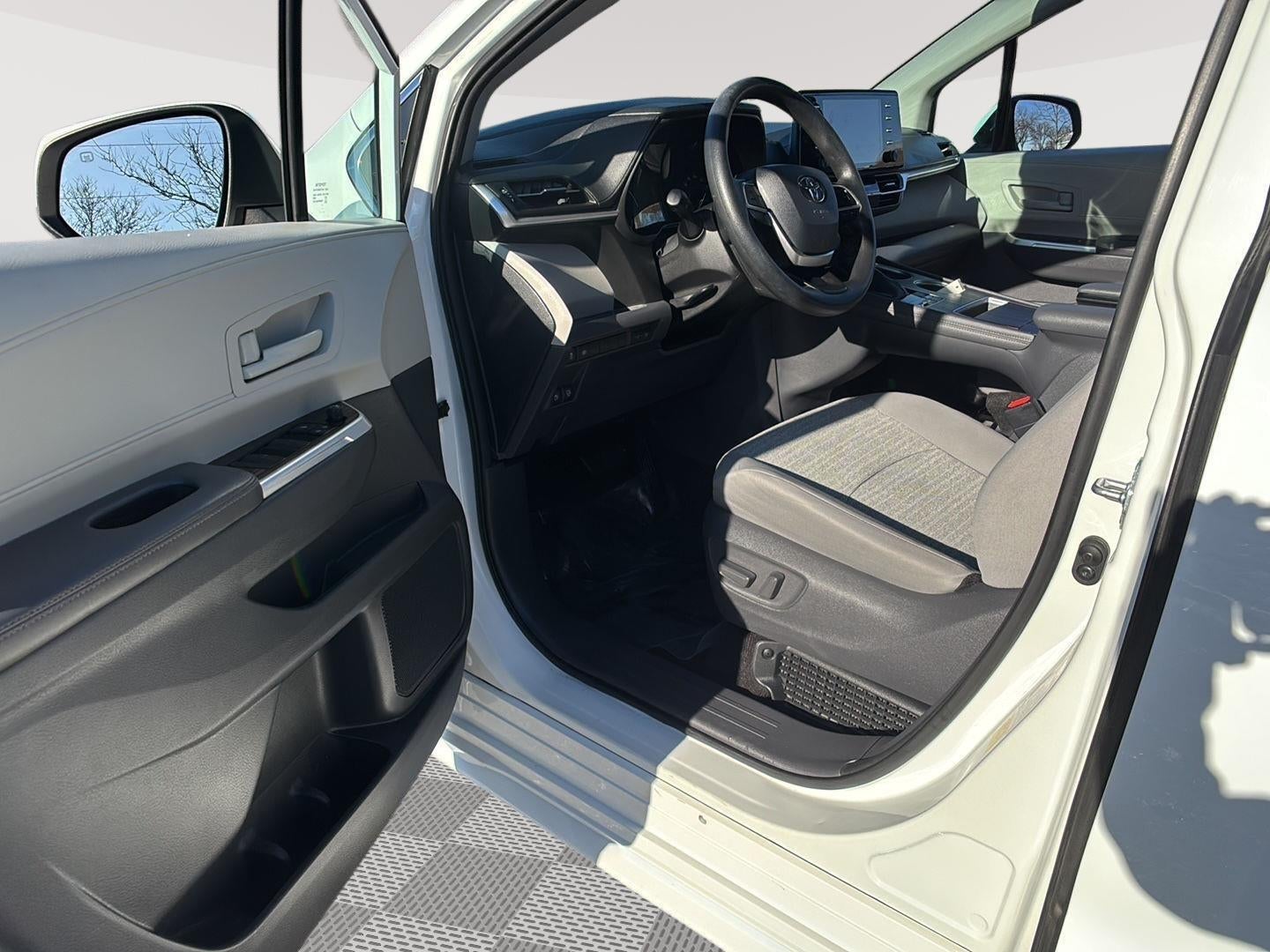 2021 Toyota Sienna LE