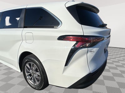 2021 Toyota Sienna LE