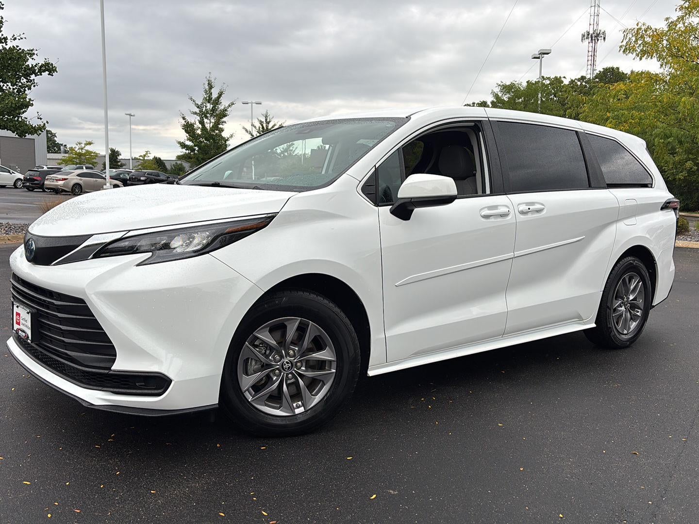 2024 Toyota Sienna LE