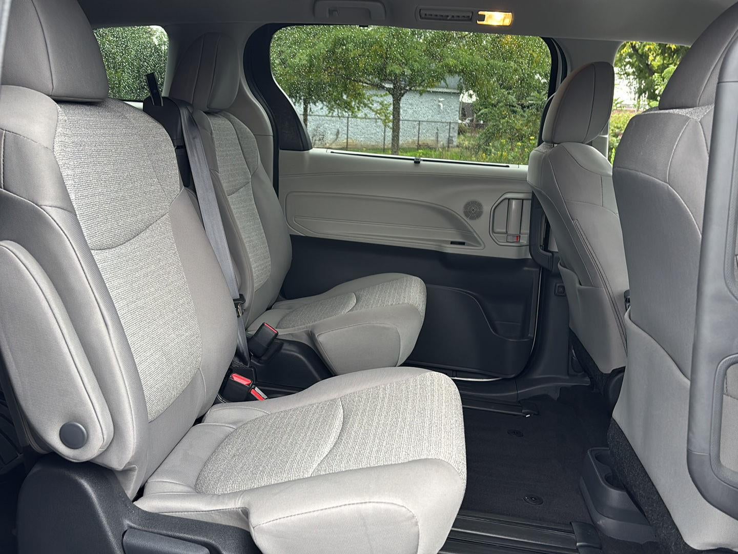 2024 Toyota Sienna LE