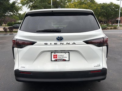 2024 Toyota Sienna LE