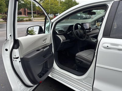 2024 Toyota Sienna LE