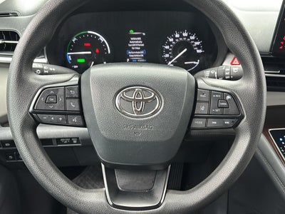 2024 Toyota Sienna LE