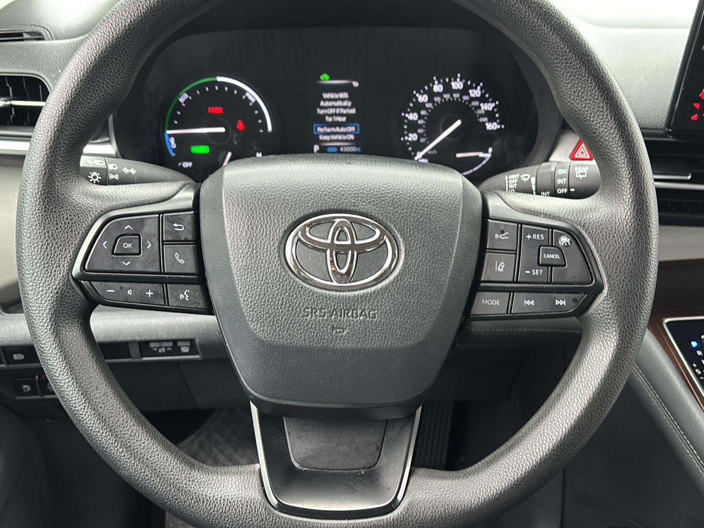 2024 Toyota Sienna LE