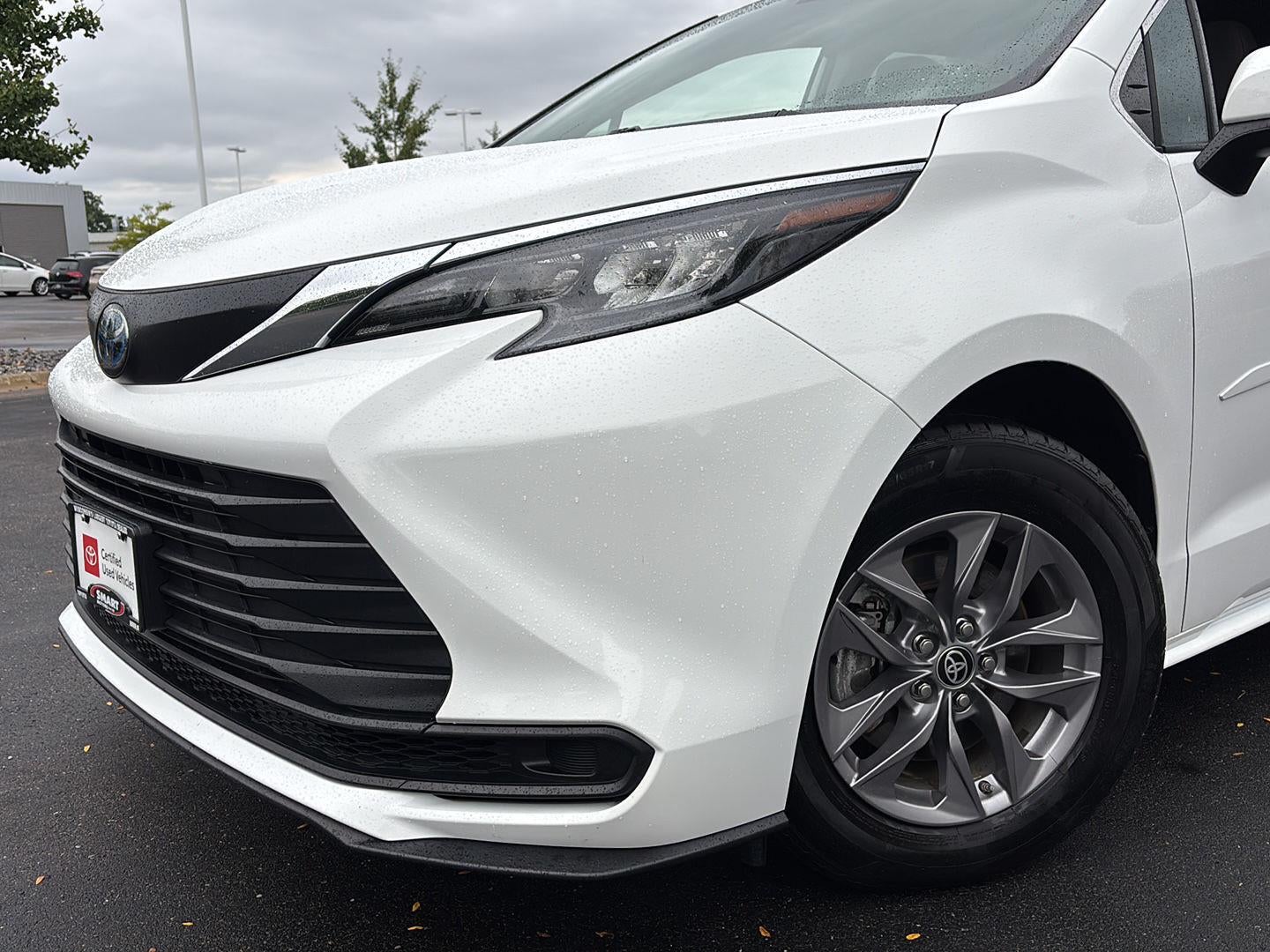 2024 Toyota Sienna LE