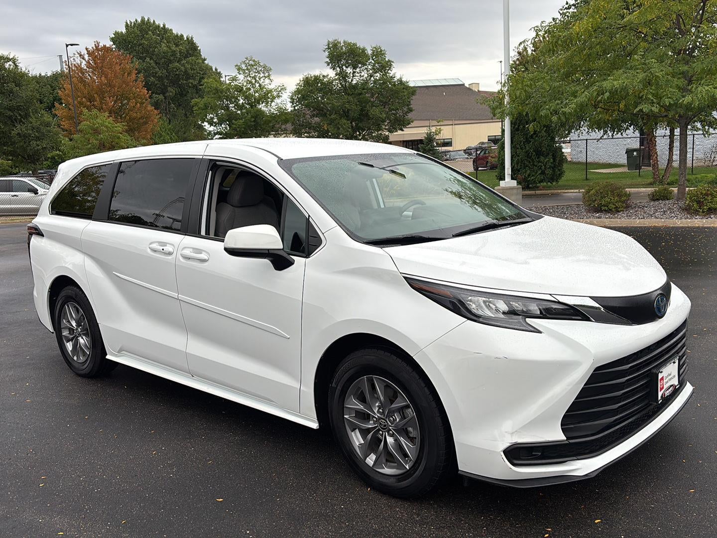 2024 Toyota Sienna LE