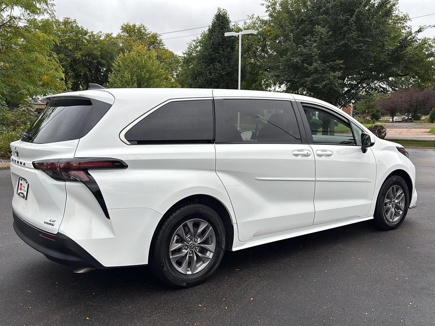 2024 Toyota Sienna LE
