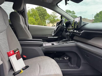 2022 Toyota Sienna LE