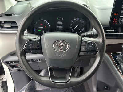 2022 Toyota Sienna LE