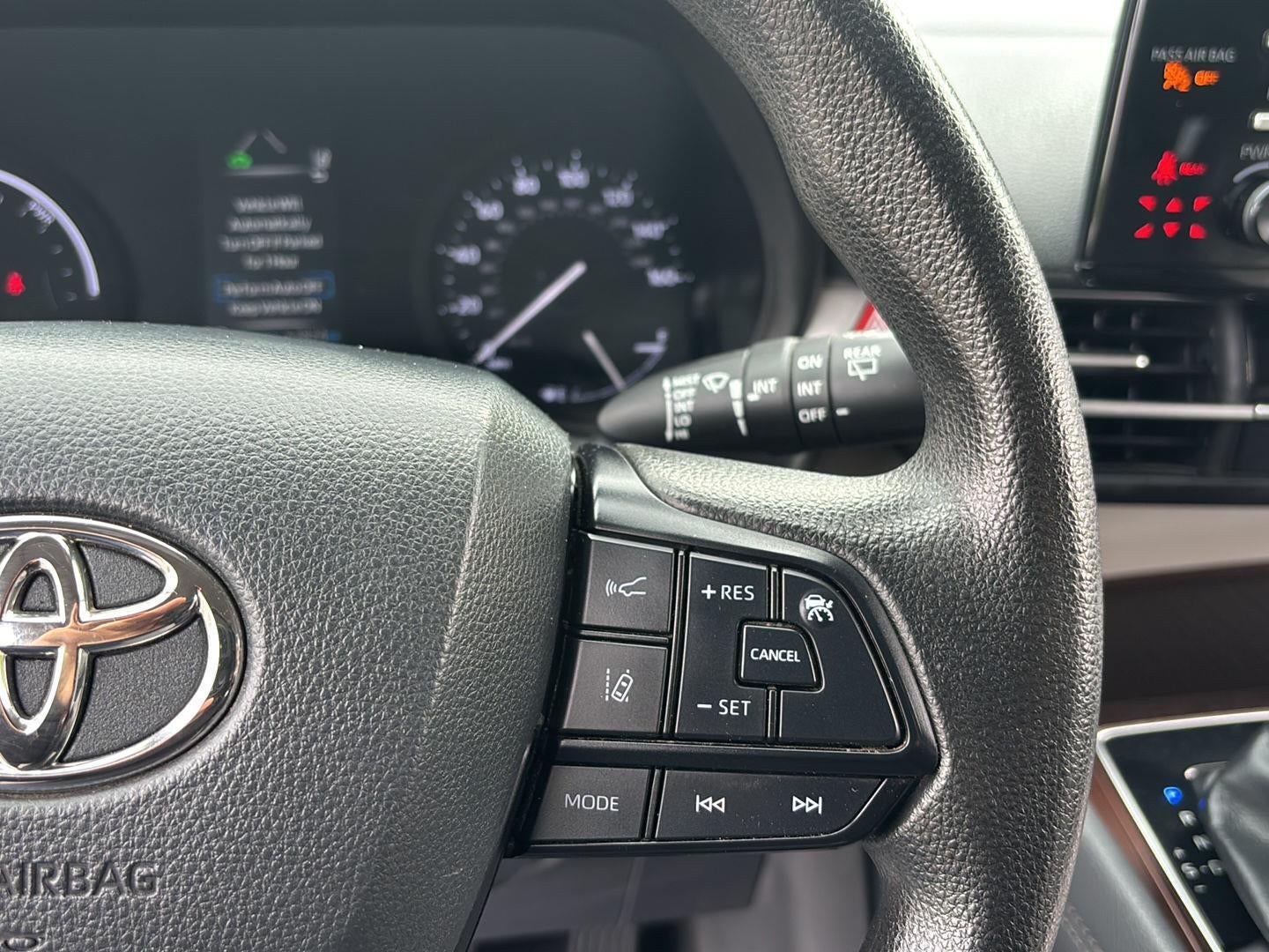 2022 Toyota Sienna LE