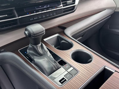 2022 Toyota Sienna LE