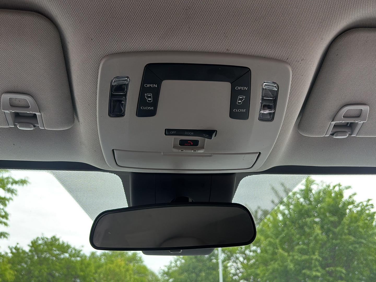 2022 Toyota Sienna LE