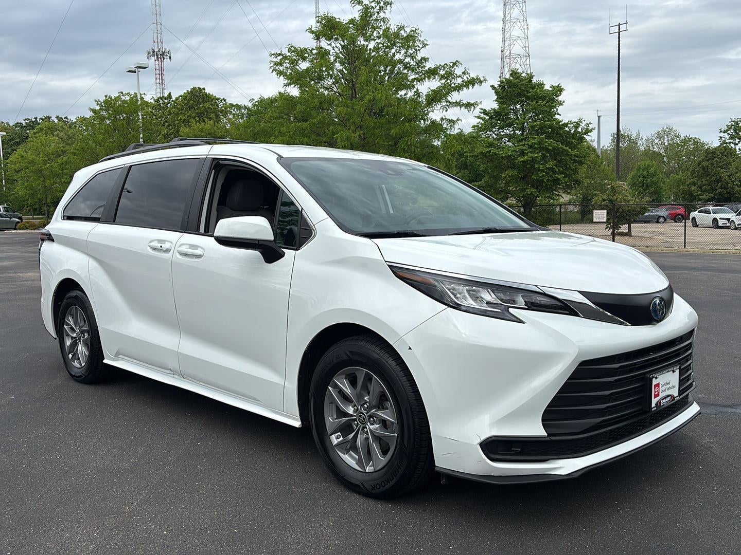 2022 Toyota Sienna LE