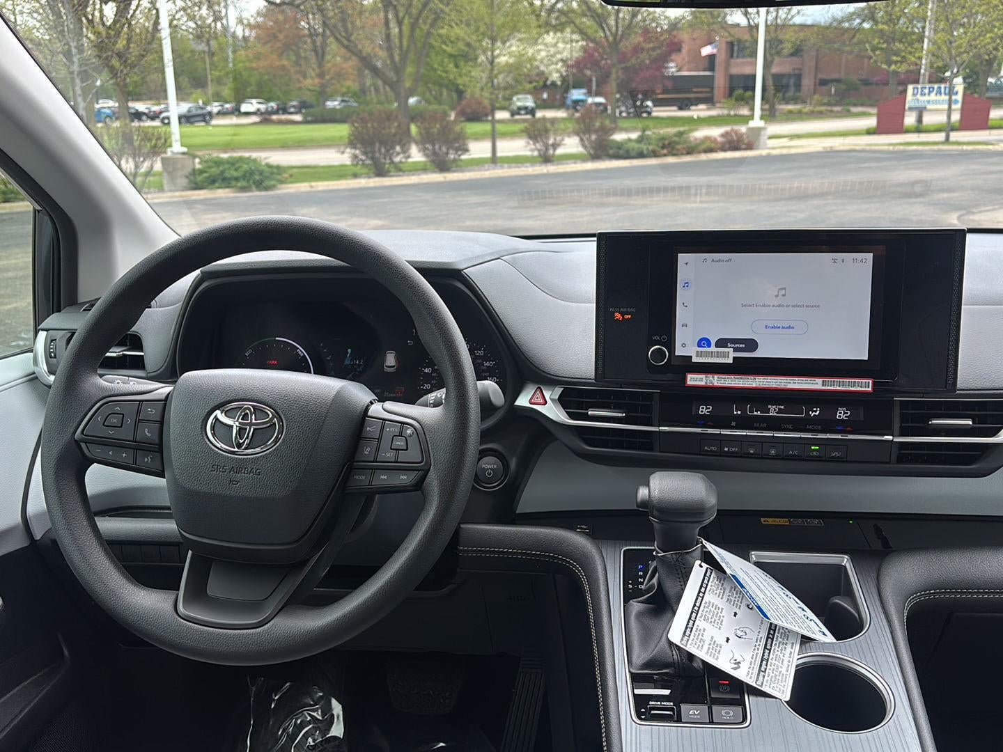 2025 Toyota Sienna LE