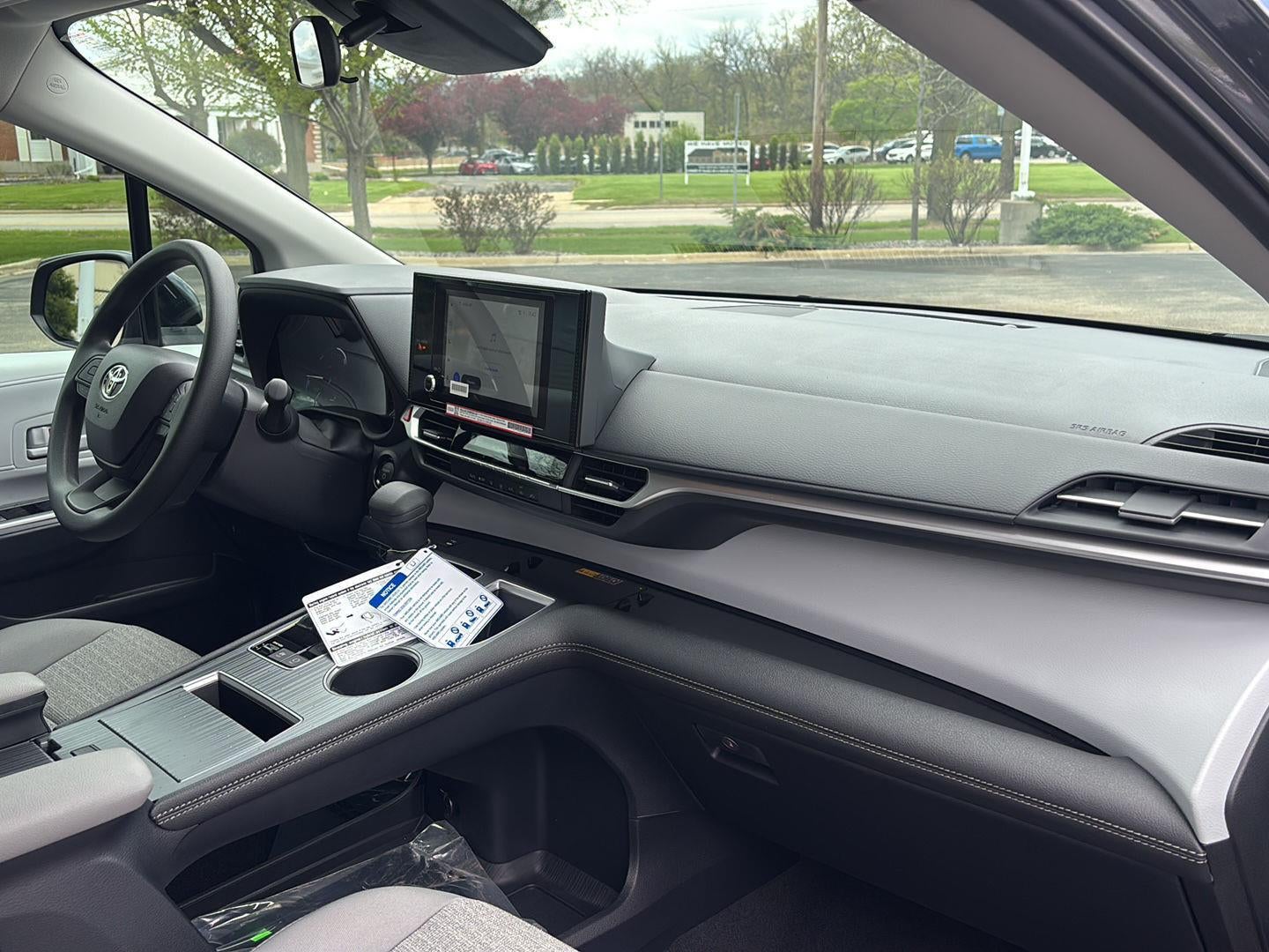 2025 Toyota Sienna LE