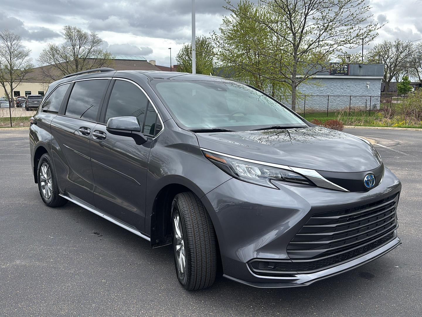 2025 Toyota Sienna LE