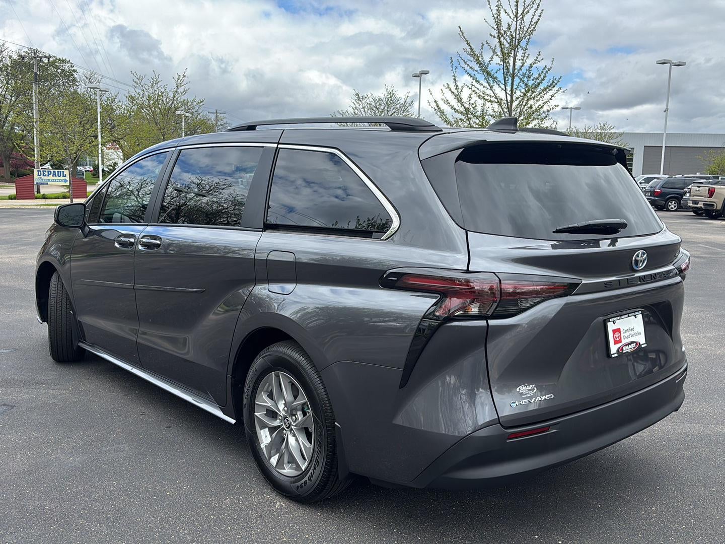 2025 Toyota Sienna LE