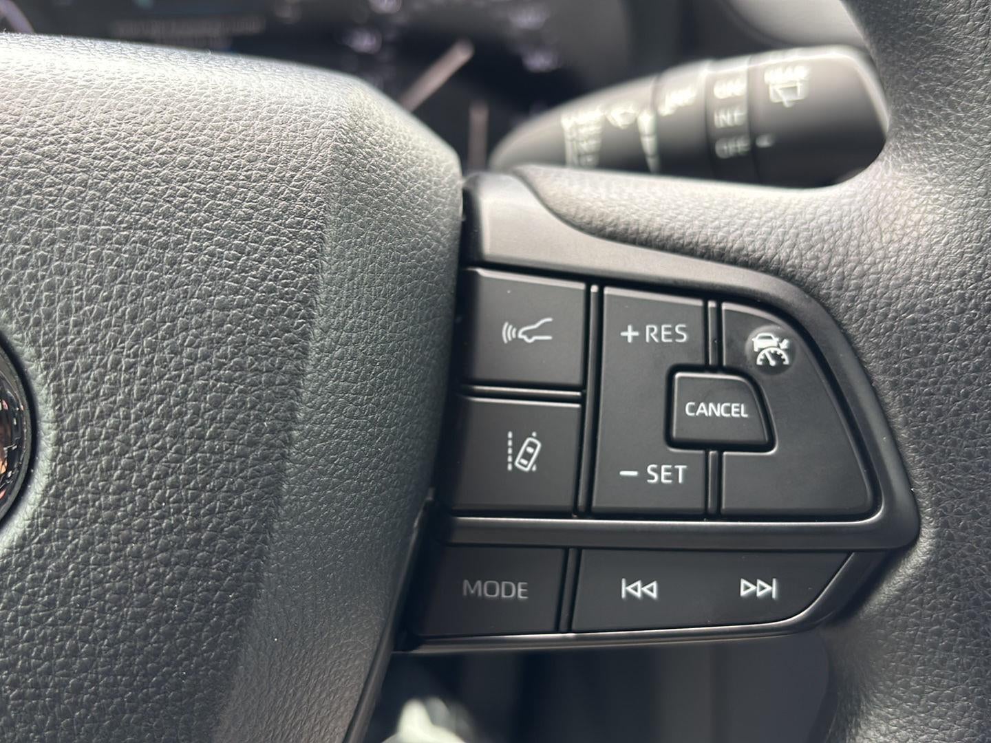 2025 Toyota Sienna LE