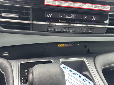 2025 Toyota Sienna LE