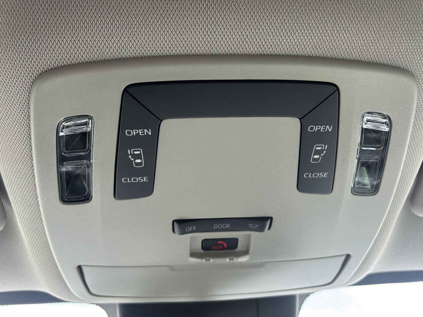 2025 Toyota Sienna LE